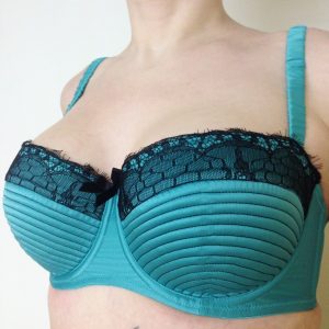 I'm wearing Portia, by Playful Promises. Also known as the prettiest bra ever!