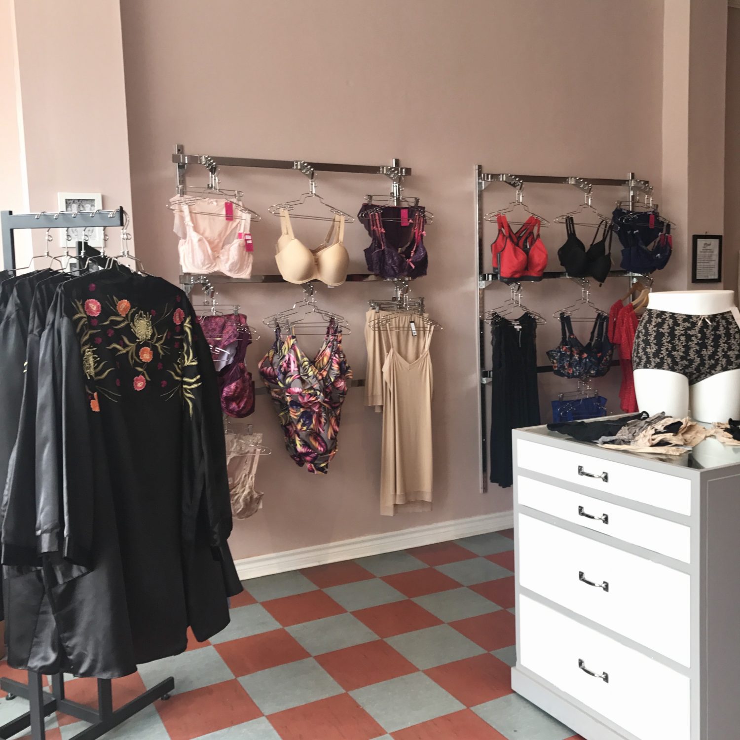 Buy Freestanding lingerie shop design with Custom Designs 